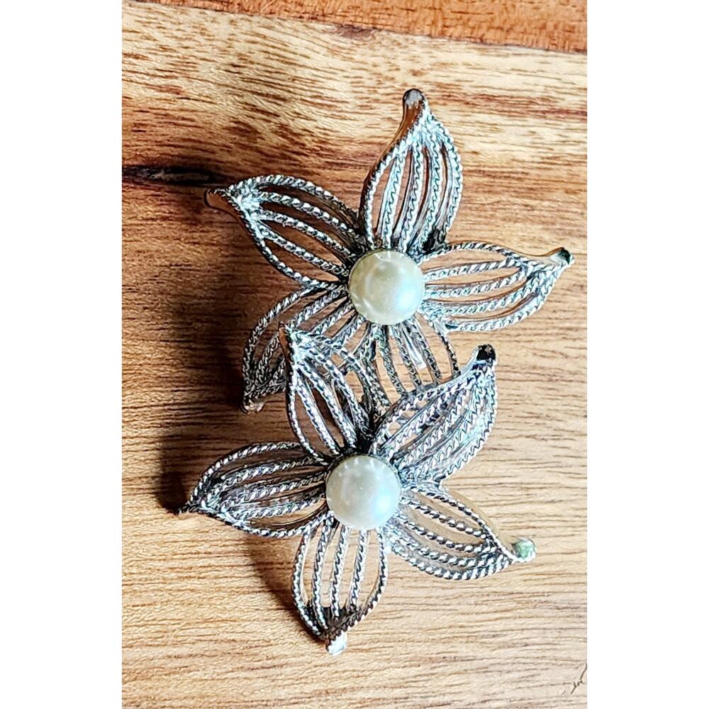 Sarah Coventry Silvertone Star Flower Earrings With Faux Pearl Clip On